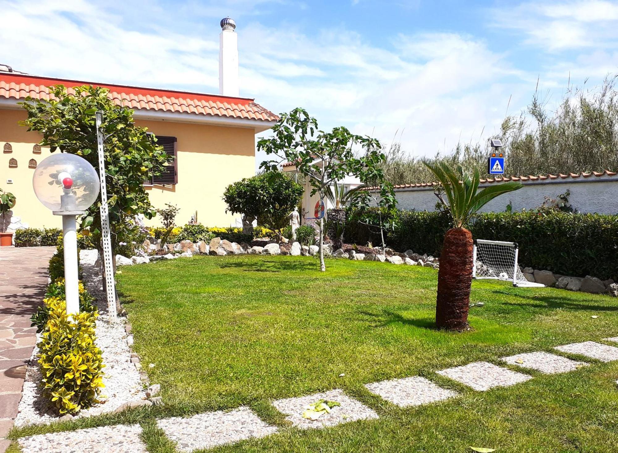 A Casa Dell' Artista Villa Fiumicino Bagian luar foto